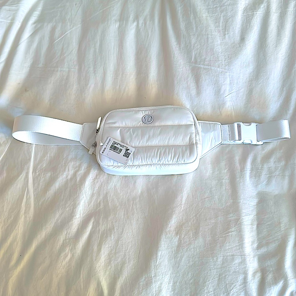 Lululemon White UNUSED Everywhere Belt Bag Large “Wunder Puff”